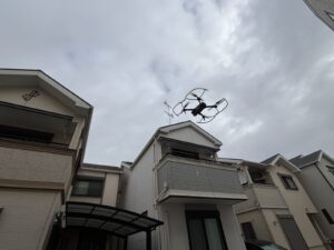 大阪市で実施したドローンによる屋根診断の様子