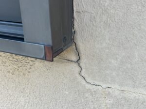 大阪市 外壁塗装 ひび割れ 劣化症状