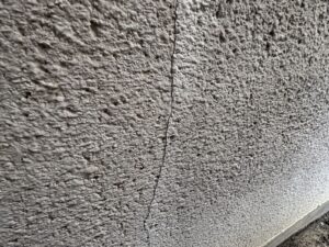 大阪市 モルタル外壁 ひび割れ クラック発生