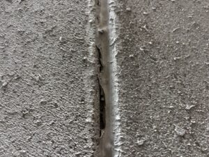 大阪市 ALC外壁目地ひび割れ 防水劣化