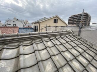 大阪市住之江区 　外壁塗装　屋根漆喰塗替え施工後全景　G様邸