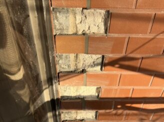大阪府茨木市 外壁タイル補修 劣化タイル撤去作業