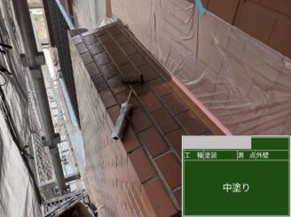 大阪府茨木市 外壁塗装 中塗り作業 F様邸