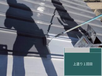 大阪市此花区 屋根中塗り作業