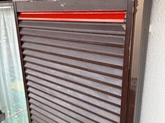 大阪市西成区 雨戸 サビ止め塗装