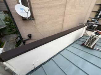 大阪市福島区 店舗屋上笠木板金施工完了②