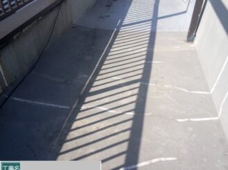 大阪市福島区 屋上床面クラック状況