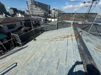 大阪市東淀川区 劣化が進行した施工前大屋根