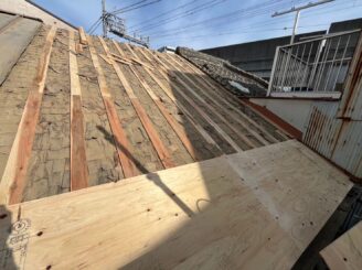 大阪市東住吉区 屋根木下地工事中