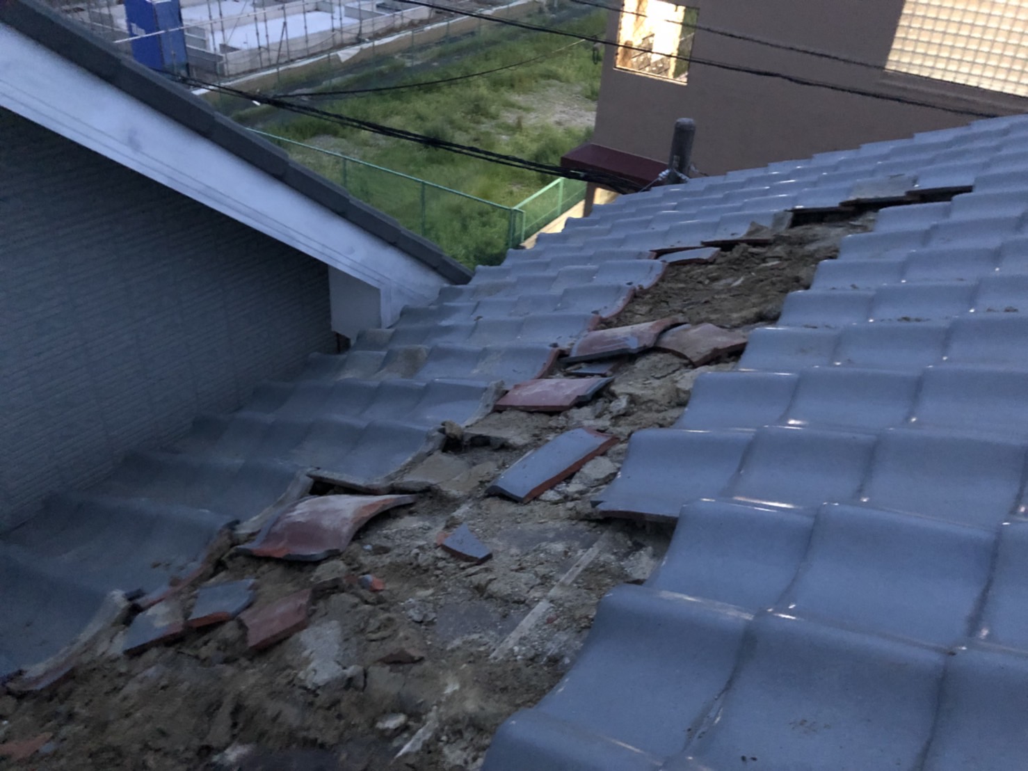 大阪市の屋根工事で火災保険が適用されるケースを解説する屋根損害