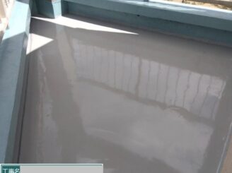 大阪市福島区 屋上防水工事 柱立ち上がりウレタン防水2回目