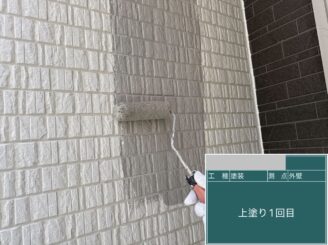 大阪市住之江区 外壁塗装 中塗り中 サイディング外壁