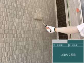 大阪市住之江区 外壁塗装 上塗り中 外壁仕上げ塗装