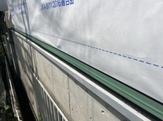 大阪市東淀川区 外壁カバー工法の外壁材取付け下地施工