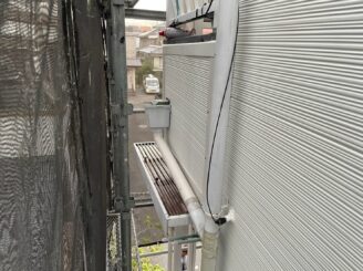 大阪市東淀川区で劣化した既存外壁を外壁カバー工法で改修した施工完了写真